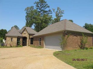 207 Village Cv, Pearl, MS 39208