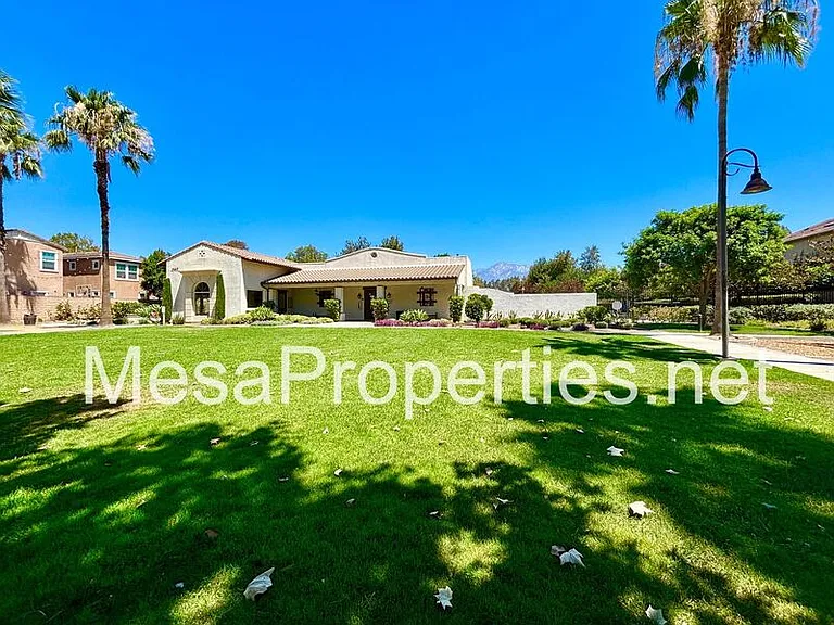 2922 E Via Fiano — Photo 31