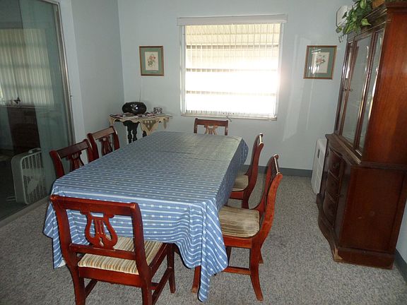 4th image of 2120 Lakeview Dr