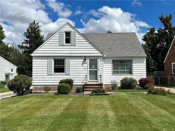 1555 E 254th St, Euclid, OH 44117