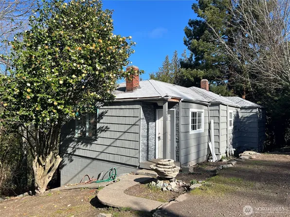 120 Tracy Avenue N, Port Orchard, WA 98366