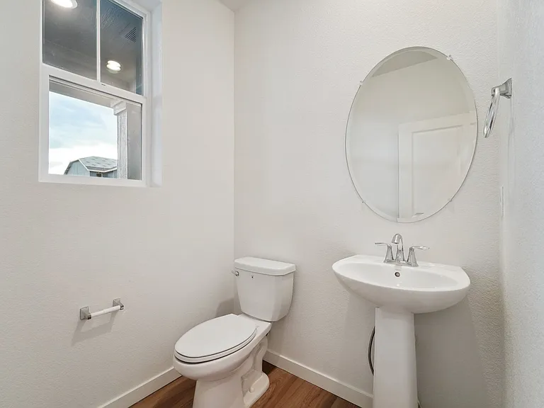 5556 Mare Ln — Photo 2