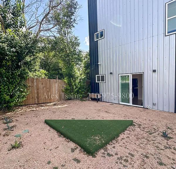 316 Toledo St #201 — Photo 14