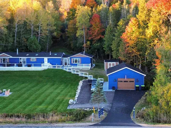 4136 Lakeshore Rd, Boyne City, MI 49712
