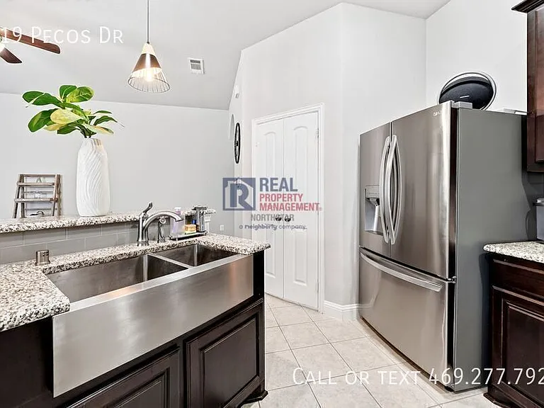 319 Pecos Dr — Photo 13