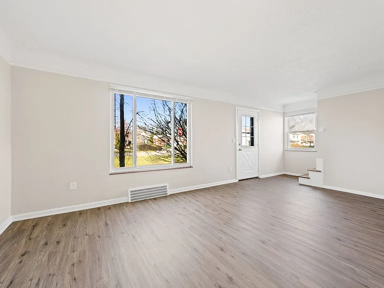 21000 Priday Ave — Photo 4