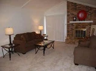 2219 Versailles Dr, Carrollton, TX 75007