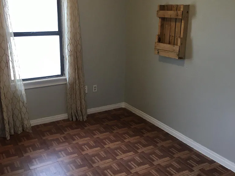 1310 W Kentucky Ave — Photo 20