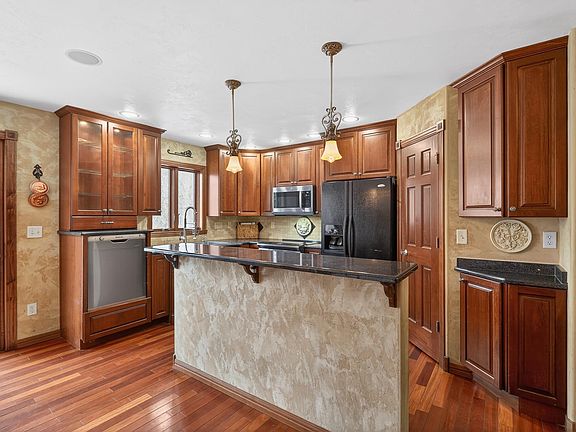 3rd image of 2718 W Independence Ct