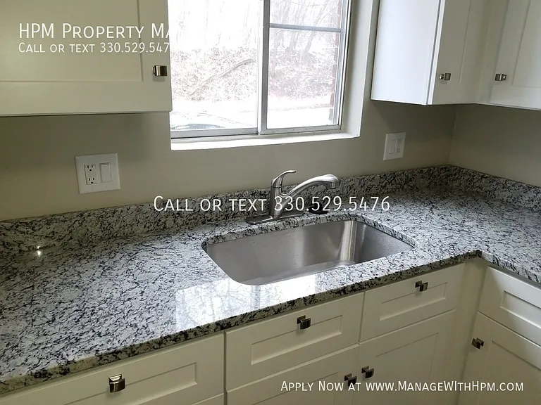 72 S Thomas Rd #12 — Photo 32