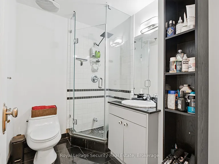 73 Richmond St W #208 — Photo 26