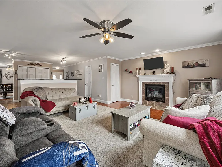 1110 Mercer Dr — Photo 12