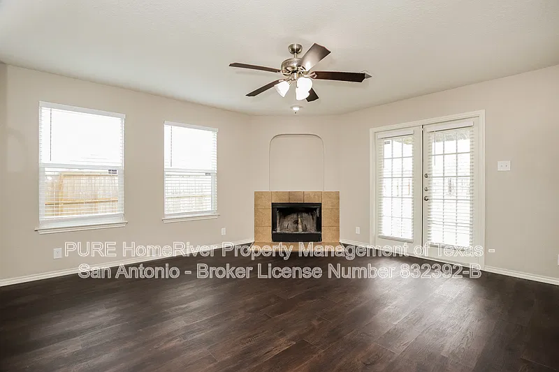 5 bed, 4.0 bath, 2649 sqft, $2,130 — Photo 2
