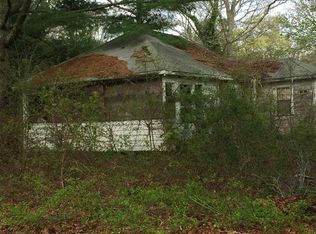 18 Elmwood St, Wareham, MA 02571