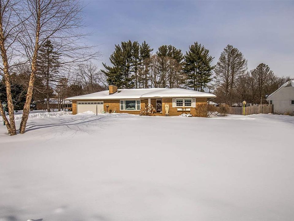 1st image of 2010 Edgebrook Dr