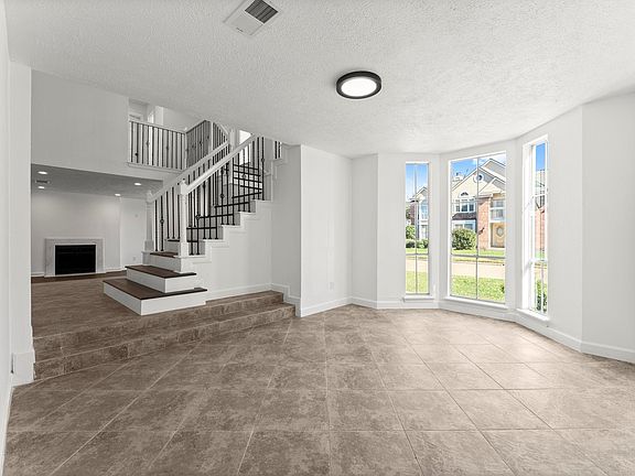 4th image of 1678 Beaconshire Rd