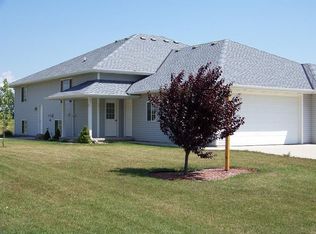 925 Northwood Dr, Seymour, WI 54165