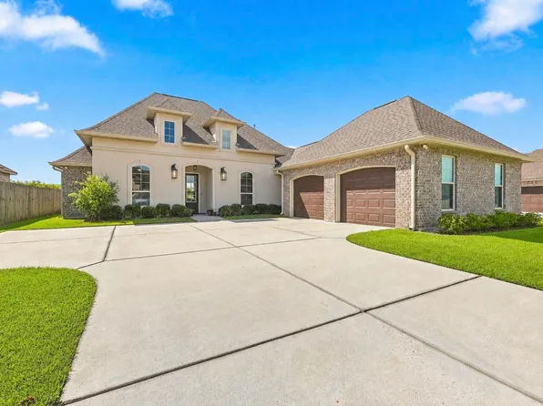 257 Royal Oak Blvd, Thibodaux, LA 70301