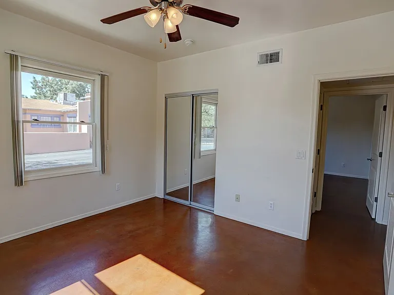 2550 E. Water St. — Photo 10