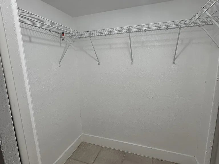 2070 Braman Ave — Photo 6