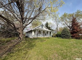 1409 Main St, Carterville, IL 62918