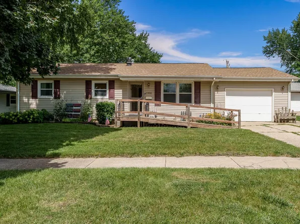 1906 Kensington St, Janesville, WI 53546