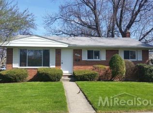 18317 Breezeway, Fraser, MI 48026