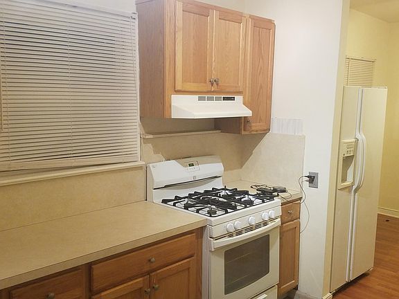 5th image of 8 Charlton Ave