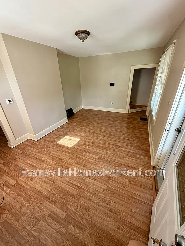 4 bed, 2.0 bath, $1,350 — Photo 2