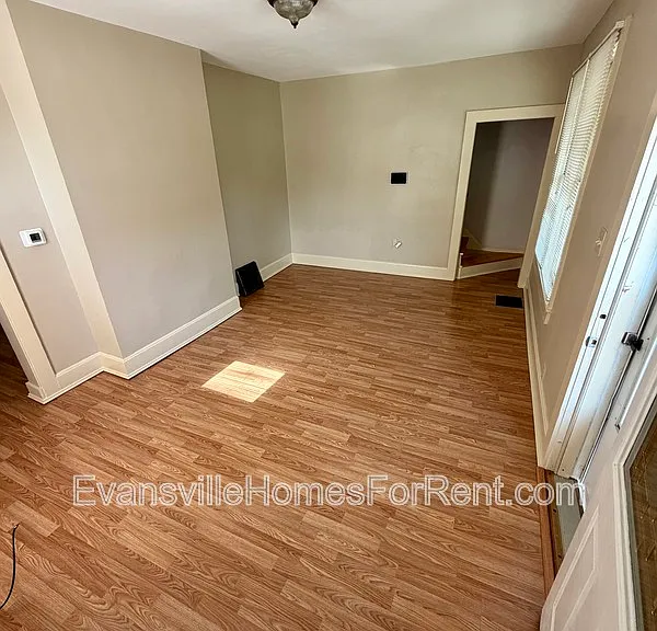 2502 W Delaware St — Photo 2