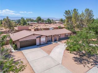 15097 Blackfoot Rd, Apple Valley, CA 92307
