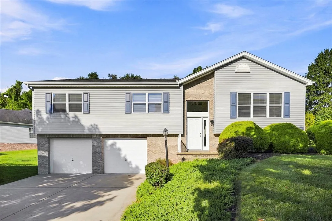 3 bed, 2.5 bath, 1850 sqft, $3,200 — Photo 1