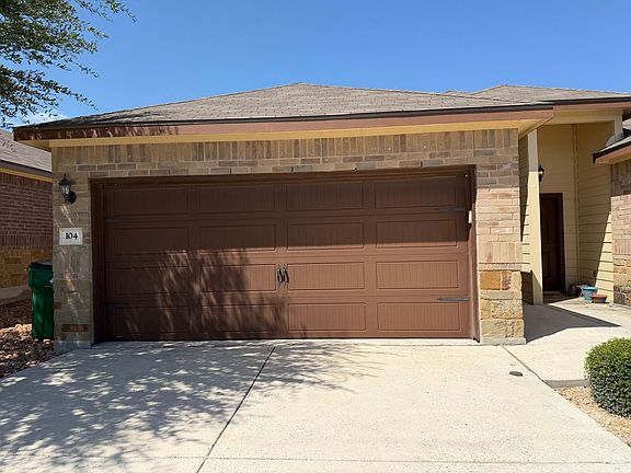 2nd image of 104 Stacy Ln