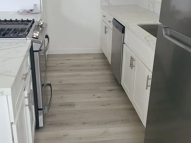 410 Grant St — Photo 11