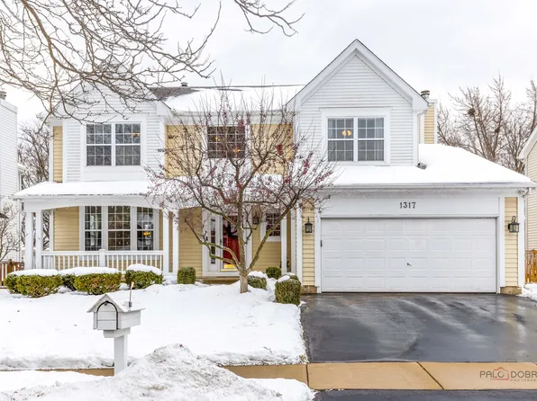 1317 Liverpool Ln, Mundelein, IL 60060