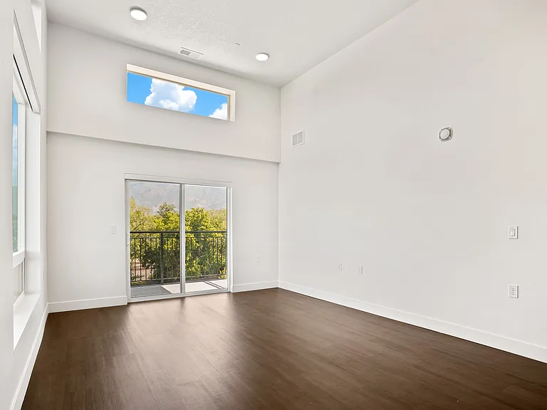The Parkway Apartments — Photo 21