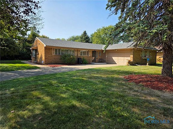 3rd image of 3205 Orchard Trail Dr