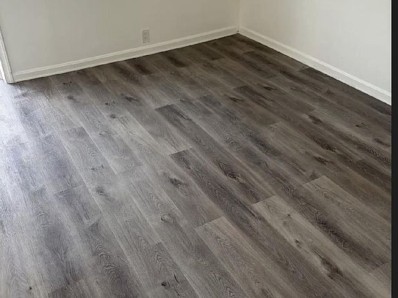 4th image of 245 Winter St