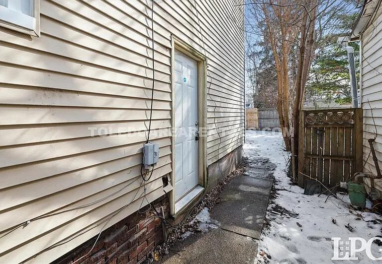 340 E Lake St — Photo 24