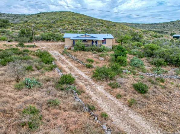 438 Private Road 3325, ConCan, TX 78838