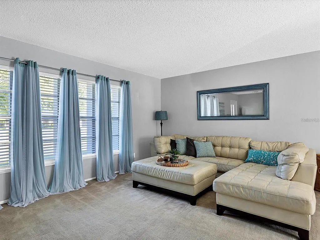 3 bed, 2.0 bath, 1670 sqft, $2,700 — Photo 4
