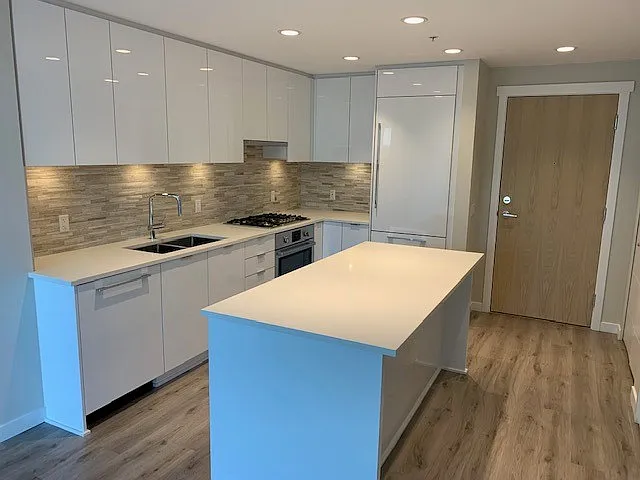 9213 Odlin Rd #505 — Photo 3