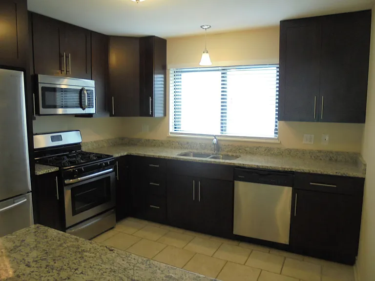 137 Manchester Ct — Photo 14