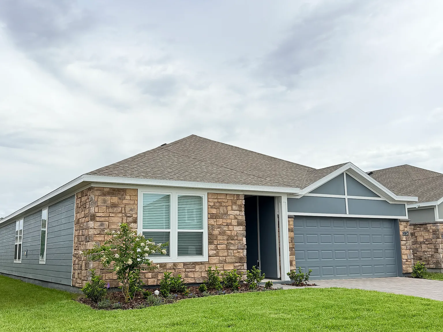 4 bed, 2366 sqft, $2,800 — Photo 1
