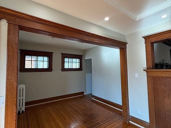 3rd image of 629 Parkside Ave