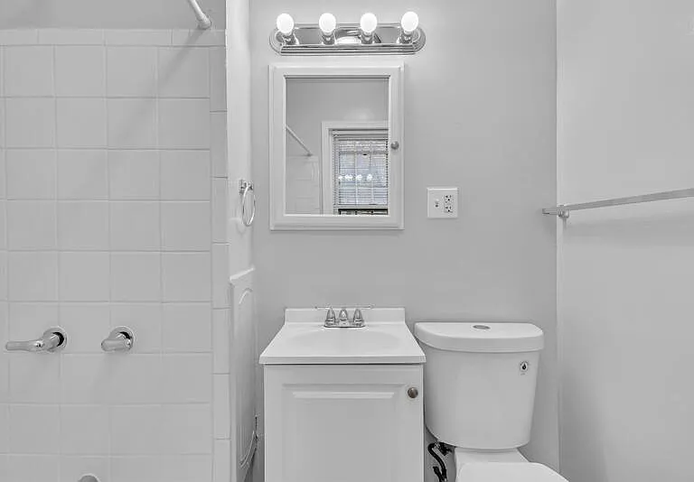 226 W Monument St #1R — Photo 11