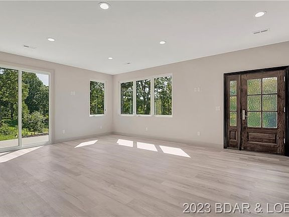 2nd image of 113 Spring Creek Dr