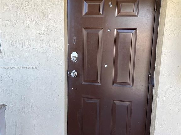 2nd image of 2835 SE 16th Ave Unit 201