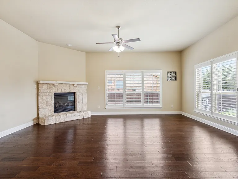 4213 Pecan Bend Ln — Photo 7