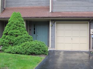 29 E Concord Rd, West Milford, NJ 07480